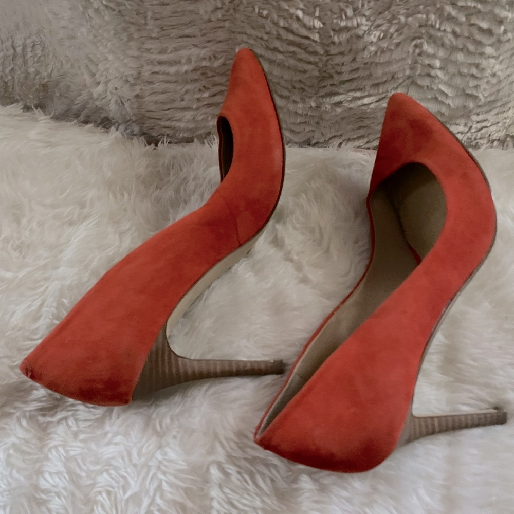 NWOT orange suede Heels 🧡